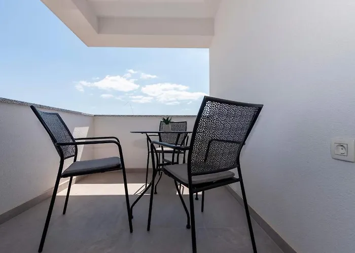 Penthouse Paola- Modern And Luxury In זאדאר