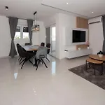 Penthouse Paola- Modern And Luxury In *