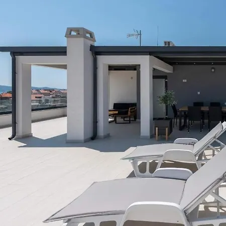 Apartment Penthouse Paola- Modern And Luxury In