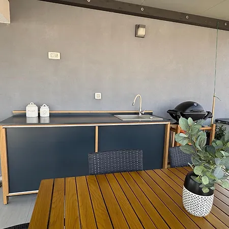 Penthouse Paola- Modern And Luxury In *